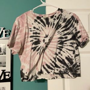 Black and pink tie dye t-shirt, size M